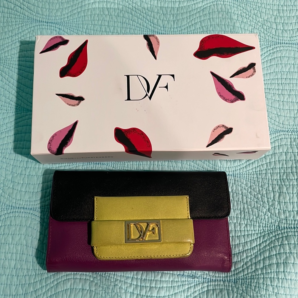 DVF Metro flap continental wallet